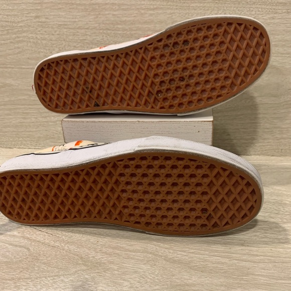 Vans Classic Slip-Ons - Picture 6 of 8